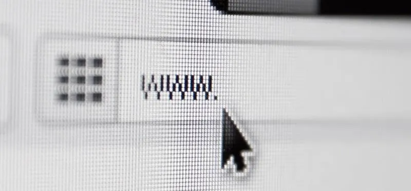 Text field with the word "MINIM." and a cursor pointer.