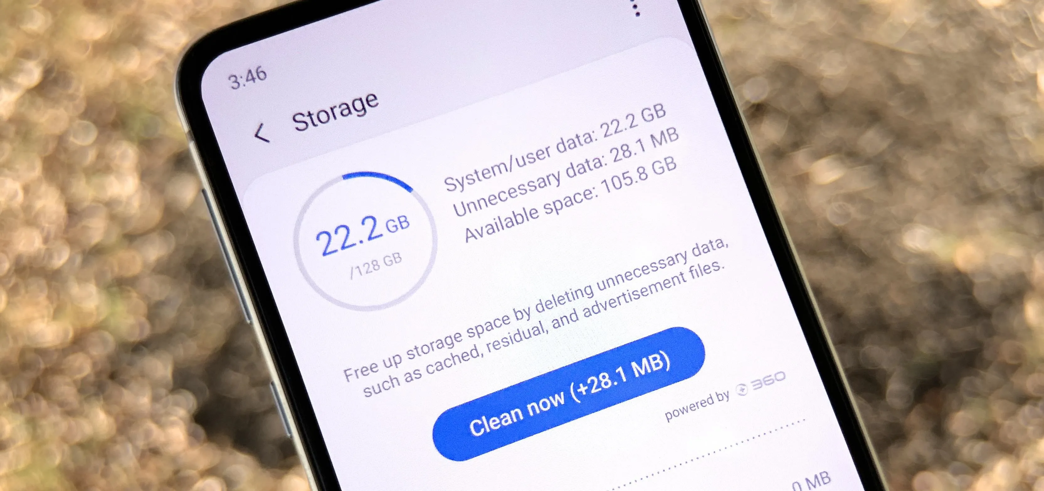 Storage management screen showing available space and options to clear data.