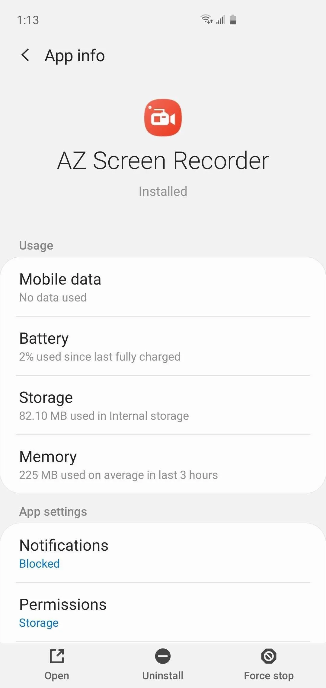 Screen recording app interface displaying memory, storage, and memory usage information.