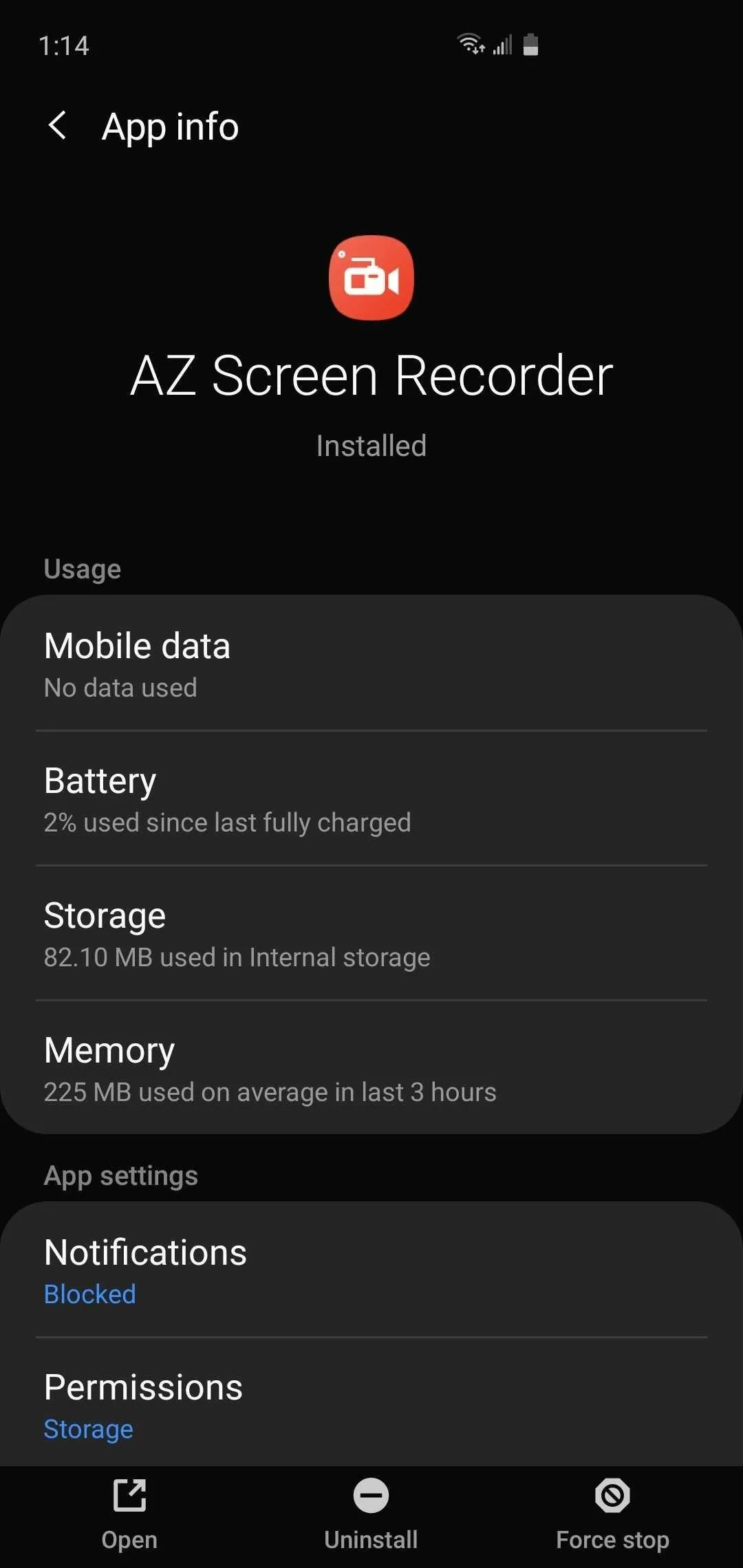 Screenshot of the AZ Screen Recorder app settings menu showing data usage, storage, memory, notifications, and device information.
