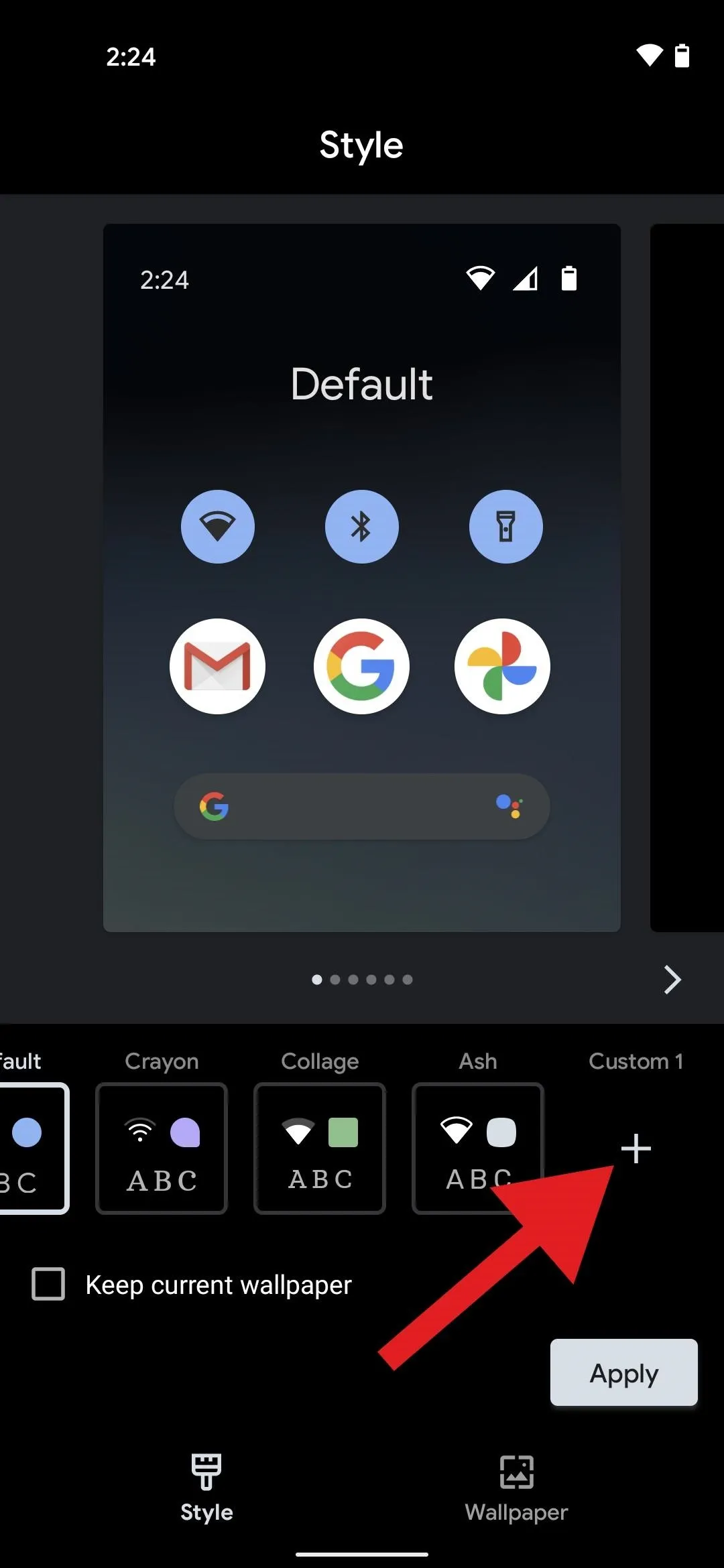 Mobile screen displaying app shortcuts with an arrow pointing to a "Customize" option.