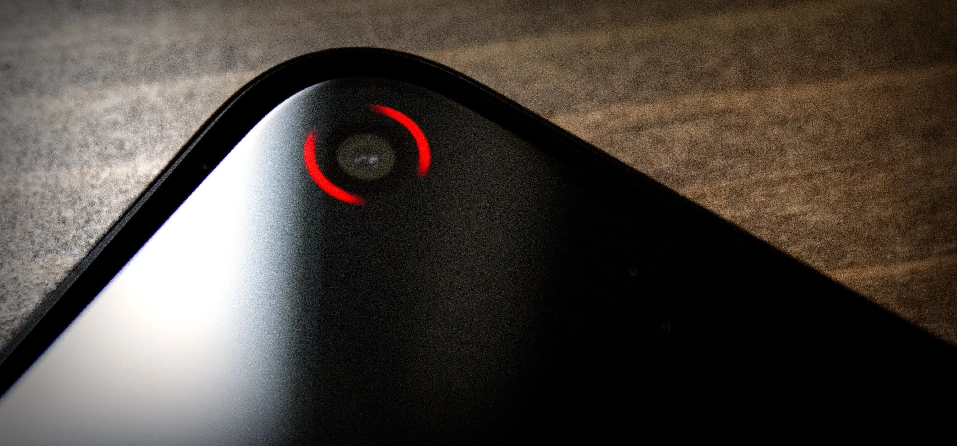 Pixel Buds battery status display on a smartphone screen.