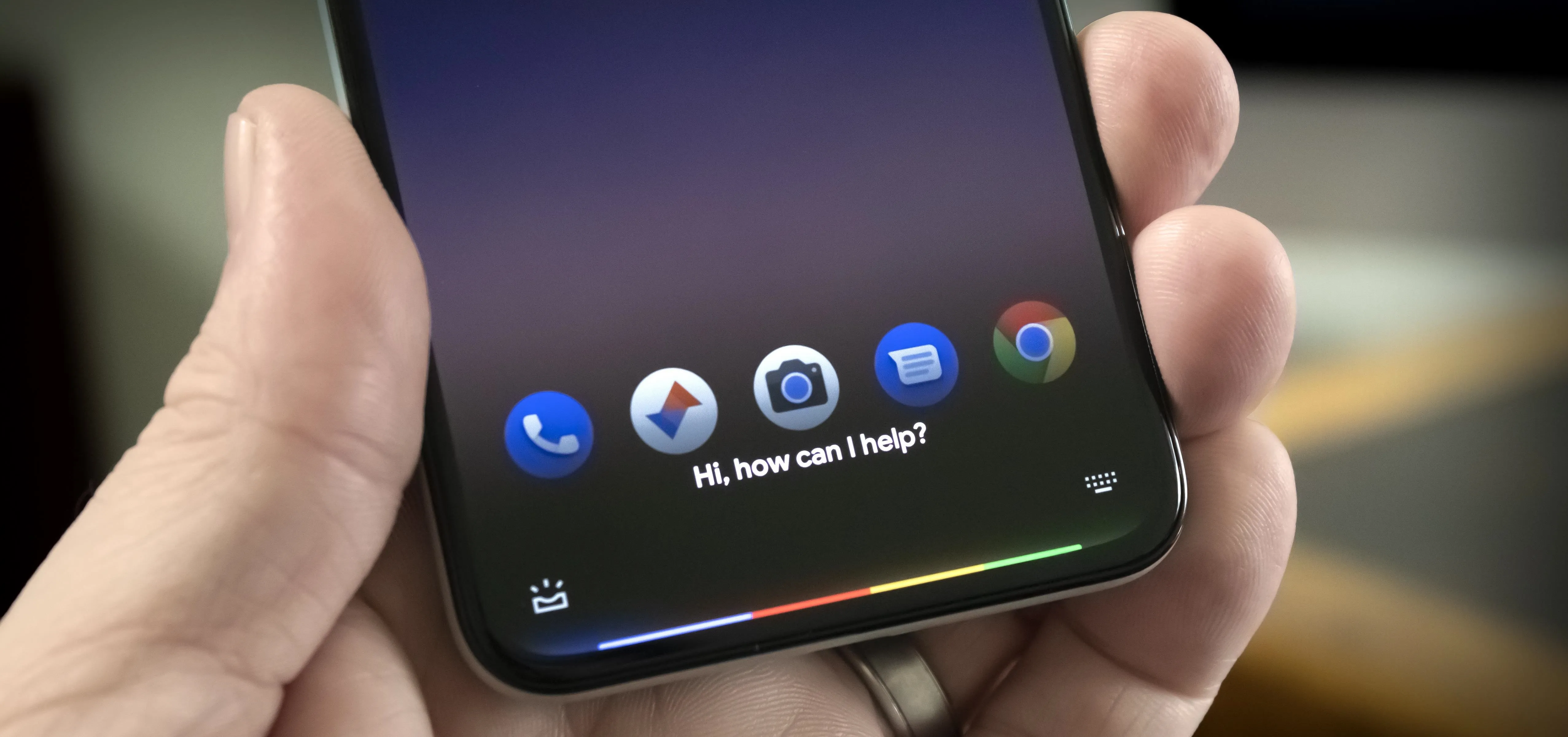 Pixel Buds battery status display on a smartphone screen.