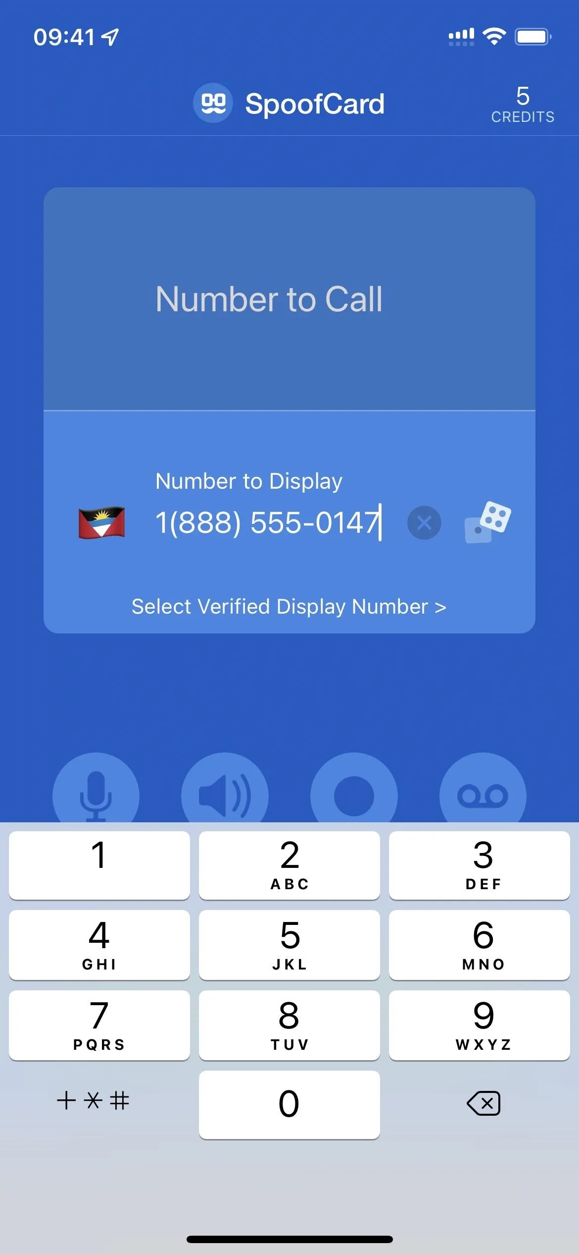 Customer service call screen with a keypad and a phone number displayed.