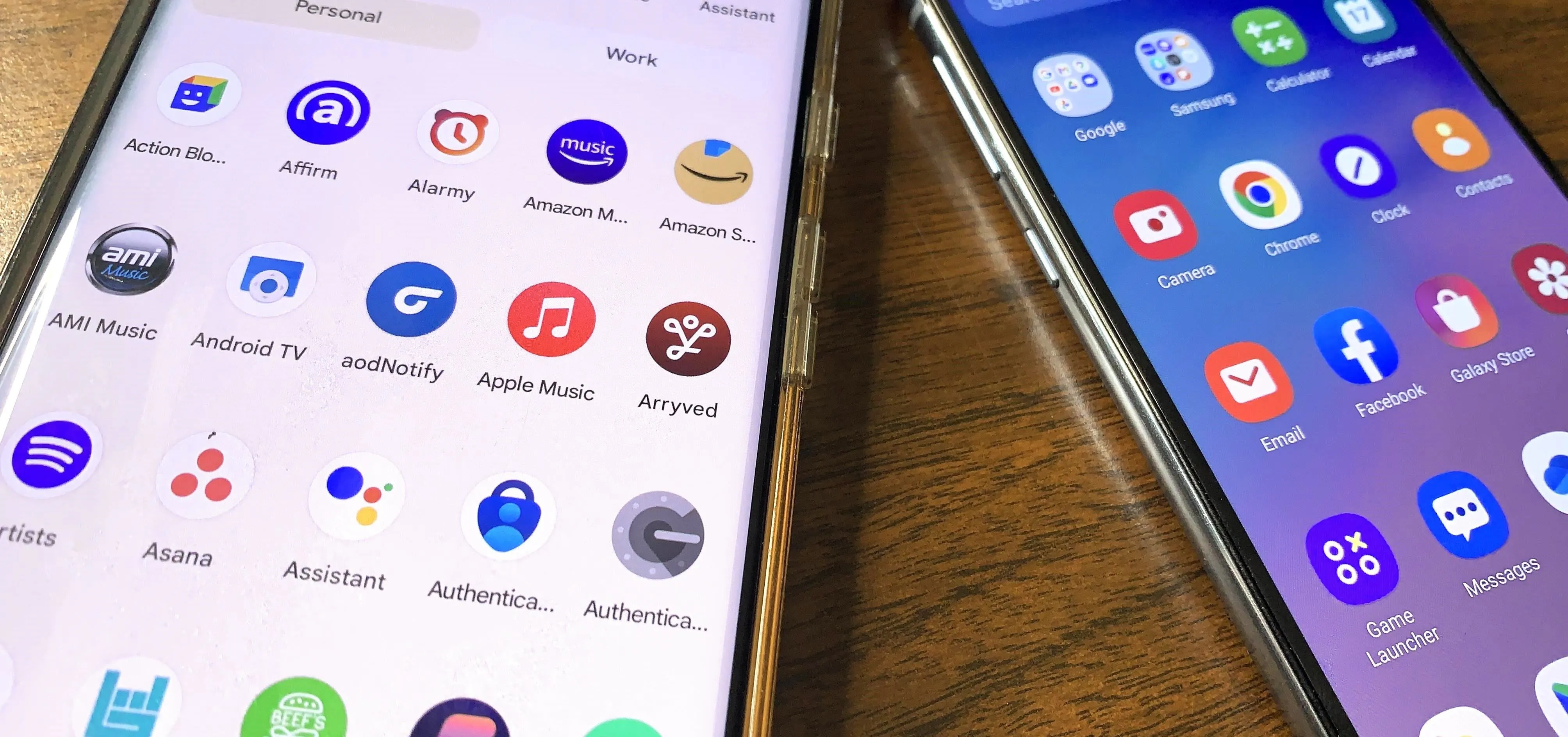 Smartphone showing a security prompt with fingerprint authentication option.